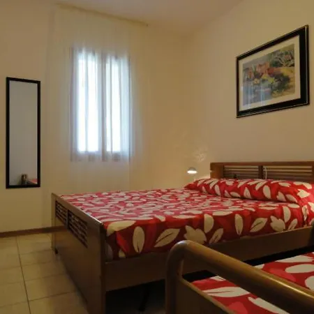 Villaggio Aceri דירה ביביונה